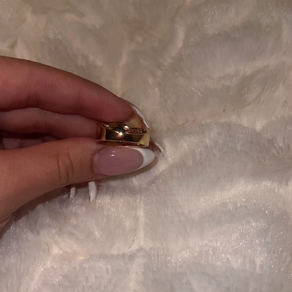 Gold ring - Picture 2 of 2